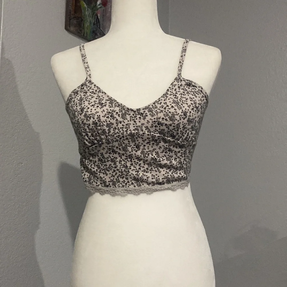 American Eagle. cropped tank top - Picture 6 of 7